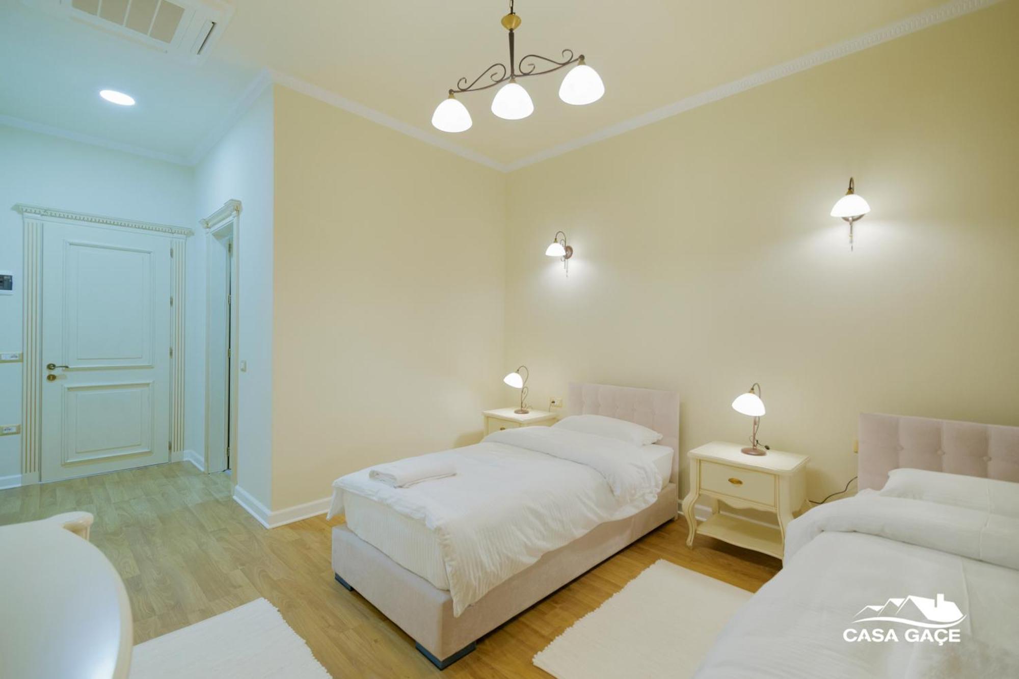 Casa Gace Hotel Корча Экстерьер фото