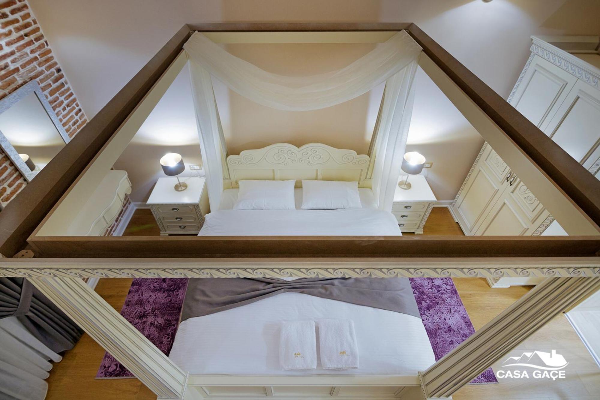 Casa Gace Hotel Корча Экстерьер фото