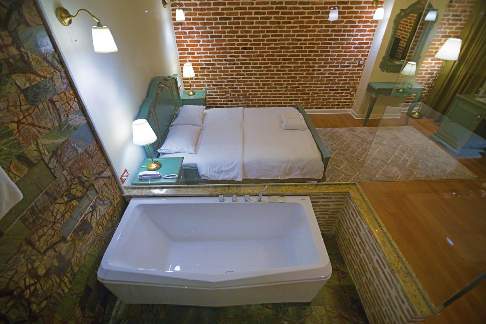 Casa Gace Hotel Корча Экстерьер фото