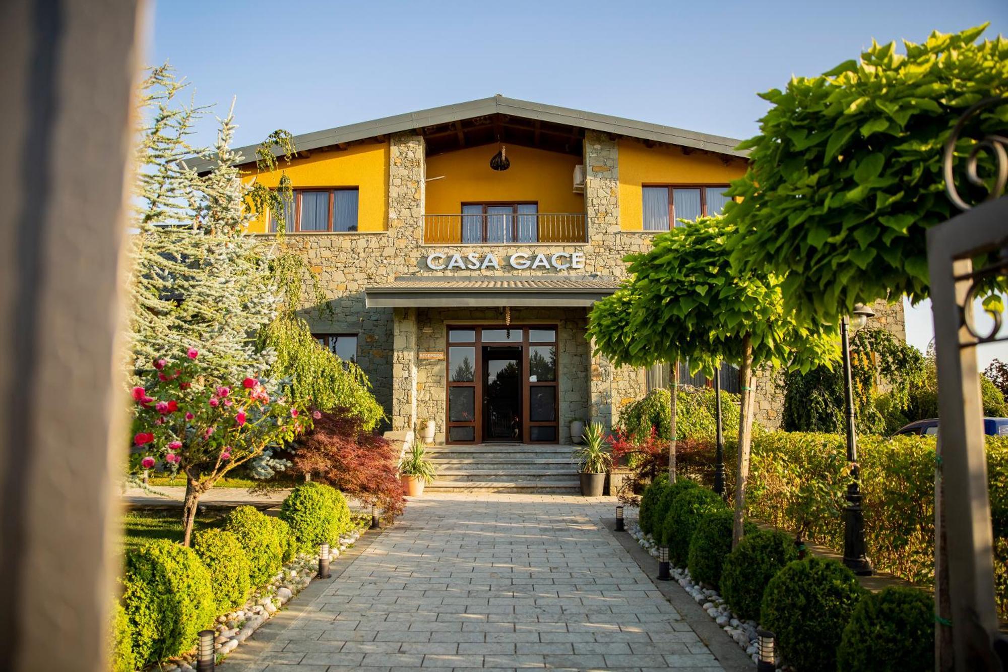 Casa Gace Hotel Корча Экстерьер фото
