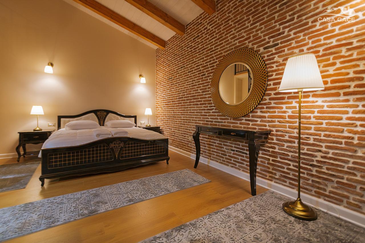 Casa Gace Hotel Корча Экстерьер фото
