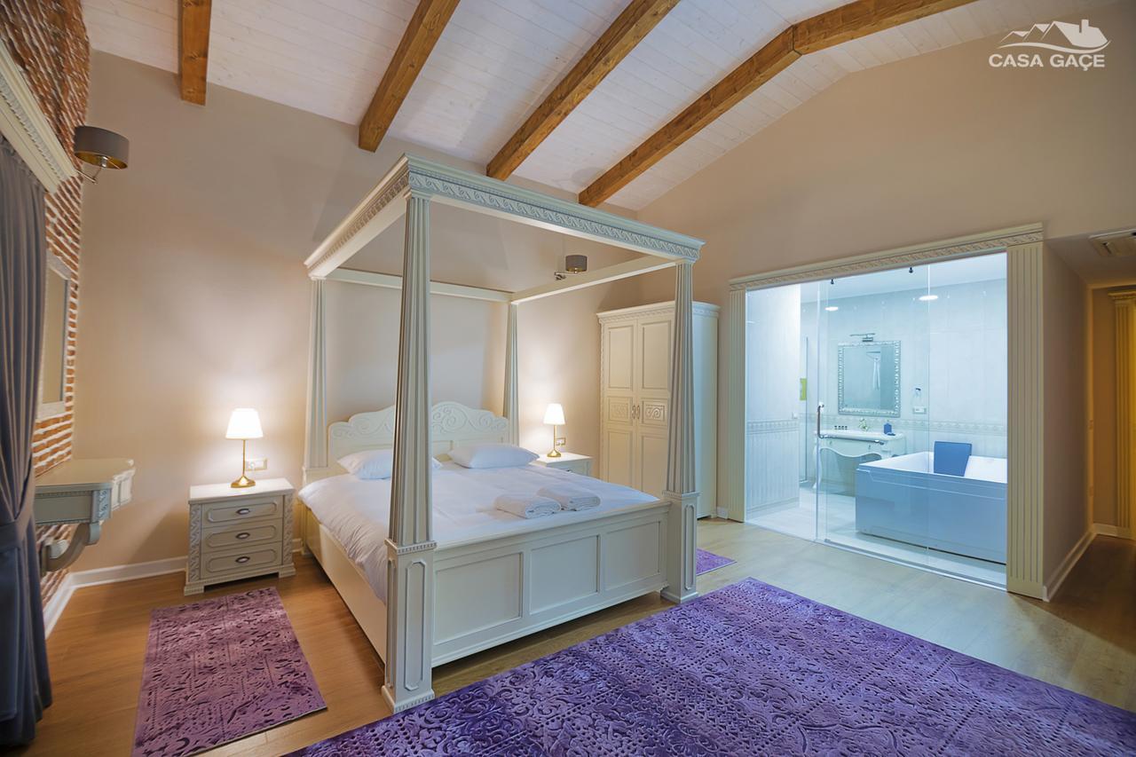 Casa Gace Hotel Корча Экстерьер фото