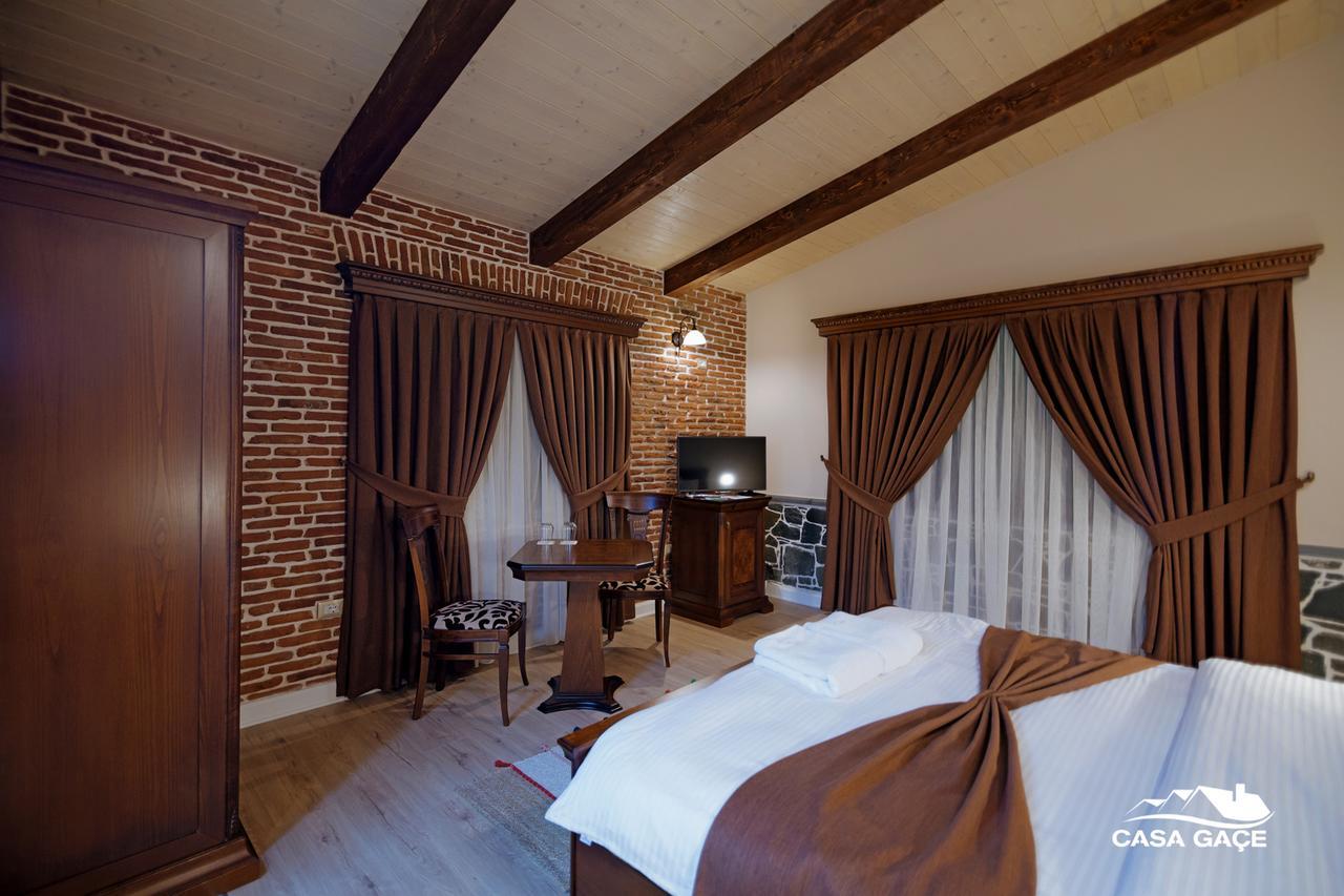 Casa Gace Hotel Корча Экстерьер фото