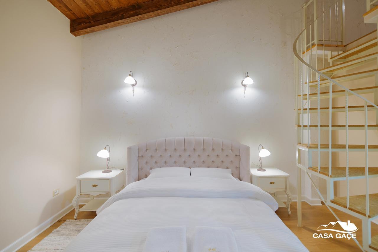 Casa Gace Hotel Корча Экстерьер фото